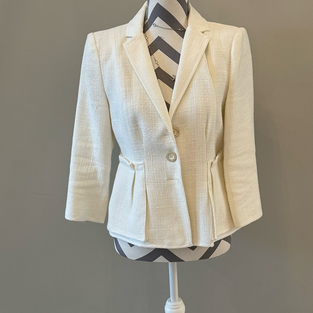 Nanette Lenore off white linen blazer